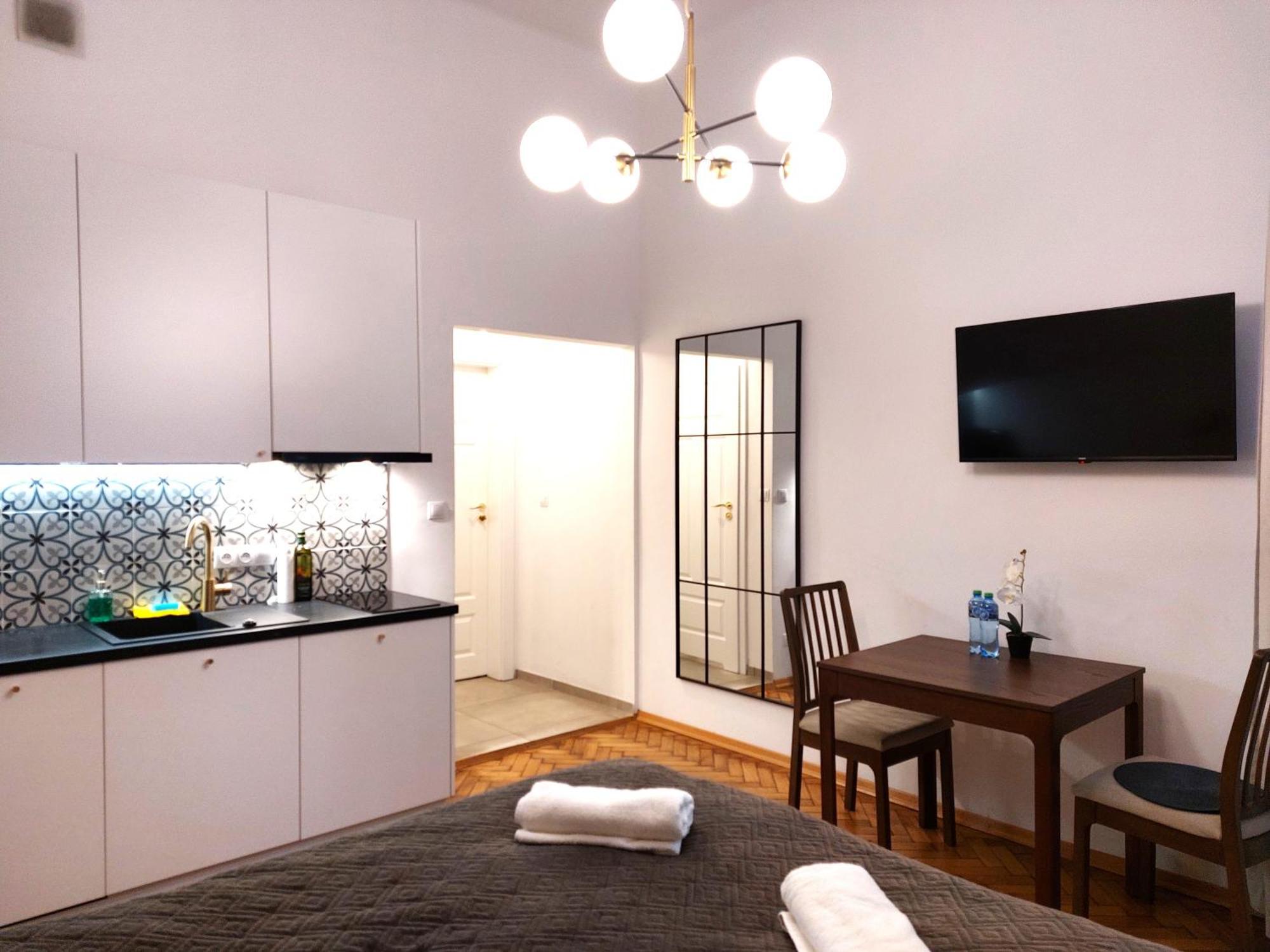 Unique Style Apartments Old Town - 25 Min From The Airport - By Homelike Kraków Eksteriør billede